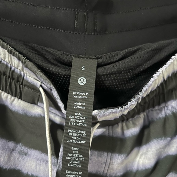 Mens lululemon pool short 7” - Picture 7 of 8